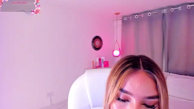 Snapshot of Nallah_ chatting on November 5, 2025, 4:48 am Nallah online show from November 5, 2025, 4:48 am