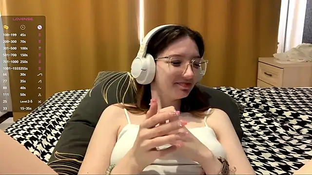 KrystinFunches online show from September 24, 2025, 9:16 am