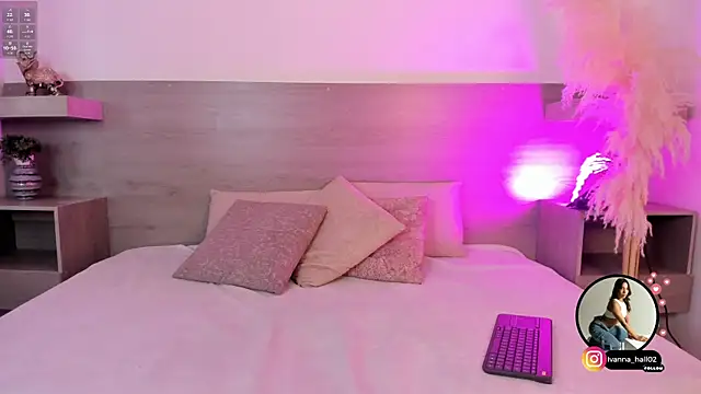 Snapshot of Ivana_Hall chatting on October 2, 2025, 7:50 pm Ivana Hall online show from October 2, 2025, 7:50 pm