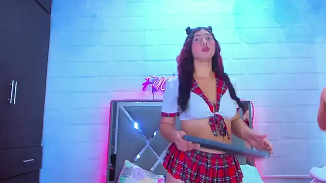 Shaina Monroe online show from November 30, 2025, 6:30 pm