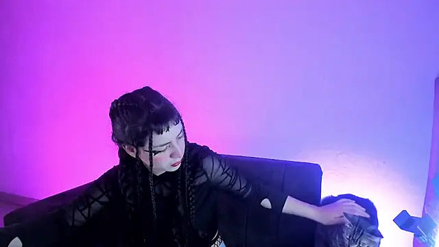 kitty  chs online show from October 11, 2025, 12:06 pm