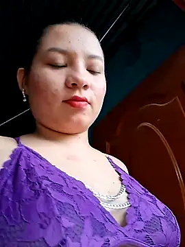 hot-mom22 online show from November 5, 2025, 11:13 am