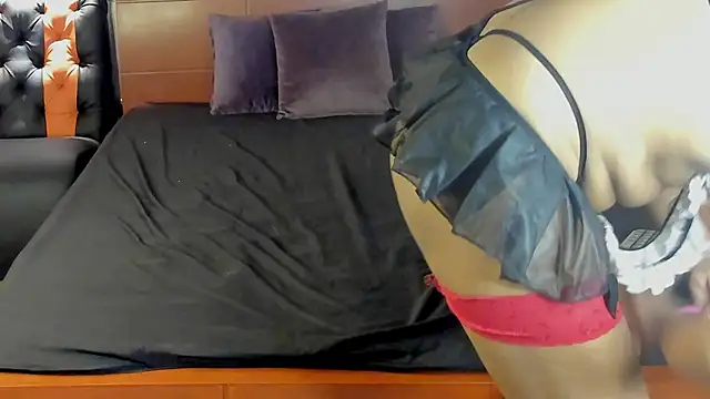 Snapshot of Charlotte-Smit chatting on October 31, 2025, 6:15 pm Charlotte-Smit online show from October 31, 2025, 6:15 pm