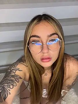 Maddy Reyes00 online show from September 23, 2025, 2:40 am