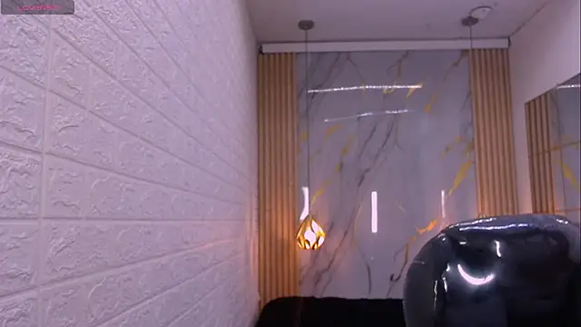 kat 96  online show from December 22, 2025, 7:58 pm