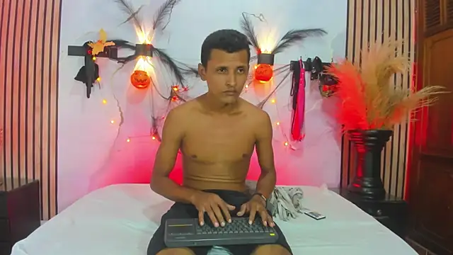 Snapshot of BrittaParkerr chatting on October 20, 2025, 1:40 am BrittaParkerr online show from October 20, 2025, 1:40 am