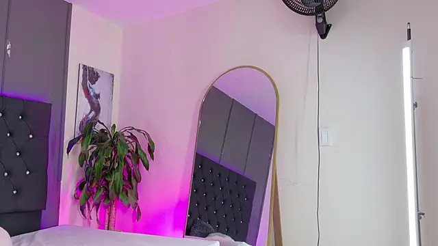 Snapshot of Kataaleya__12 chatting on October 28, 2025, 11:53 am Kataaleya 12 online show from October 28, 2025, 11:53 am