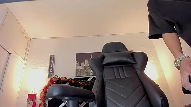 Snapshot of iammariano chatting on December 17, 2025, 3:33 am iammariano online show from December 17, 2025, 3:33 am