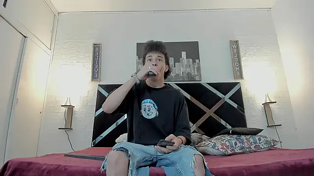 Snapshot of iammariano chatting on November 11, 2025, 3:23 am iammariano online show from November 11, 2025, 3:23 am