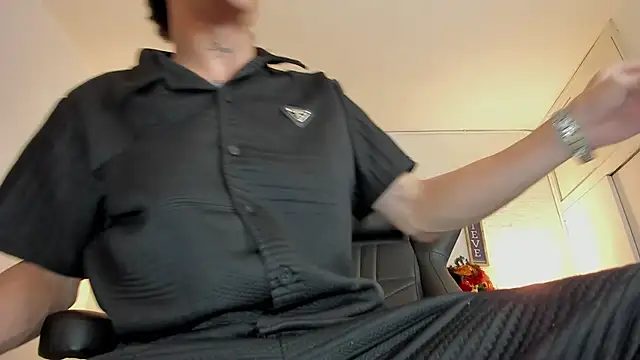 Snapshot of iammariano chatting on December 20, 2025, 3:42 am iammariano online show from December 20, 2025, 3:42 am