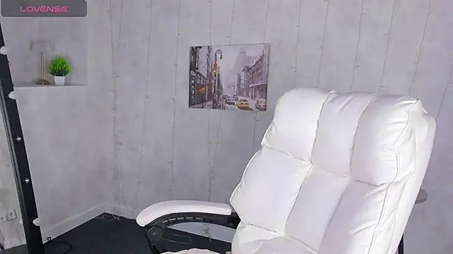 Snapshot of Berta_Kelly chatting on December 5, 2025, 12:10 am Berta Kelly online show from December 5, 2025, 12:10 am