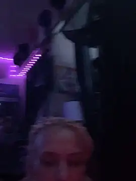 Snapshot of blondebarbiebae chatting on October 29, 2025, 2:21 am blondebarbiebae online show from October 29, 2025, 2:21 am