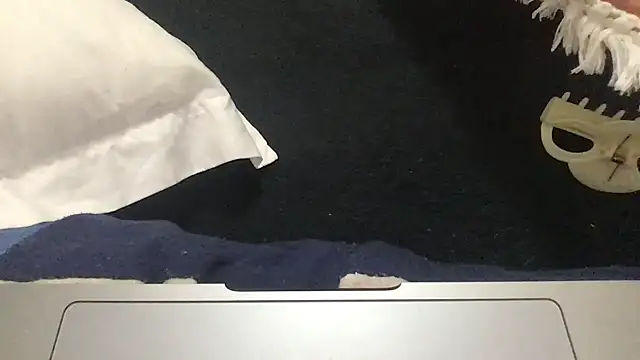 Snapshot of paula19800 chatting on October 17, 2025, 8:32 pm paula19800 online show from October 17, 2025, 8:32 pm