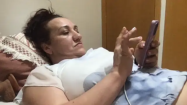 Snapshot of paula19800 chatting on October 14, 2025, 10:09 pm paula19800 online show from October 14, 2025, 10:09 pm