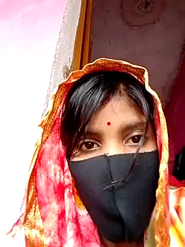 Snapshot of Cuty_kinjal chatting on October 1, 2025, 5:45 am Cuty kinjal online show from October 1, 2025, 5:45 am