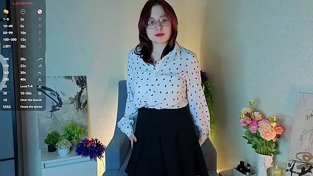 Snapshot of NyamNyamNyammm chatting on October 8, 2025, 2:07 pm NyamNyamNyammm online show from October 8, 2025, 2:07 pm