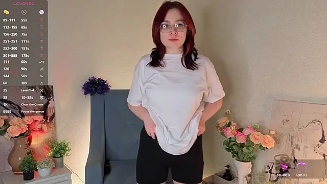 Snapshot of NyamNyamNyammm chatting on October 2, 2025, 2:31 pm NyamNyamNyammm online show from October 2, 2025, 2:31 pm