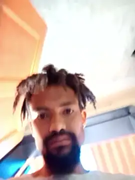 Snapshot of Goofygoody17 chatting on February 7, 2026, 5:37 am Goofygoody17 online show from February 7, 2026, 5:37 am