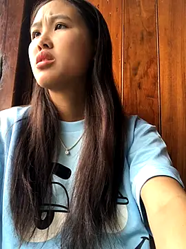 Snapshot of Mai_lovely chatting on November 10, 2025, 7:35 am Mai lovely online show from November 10, 2025, 7:35 am