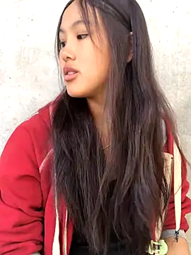 Mai lovely online show from November 7, 2025, 3:00 am