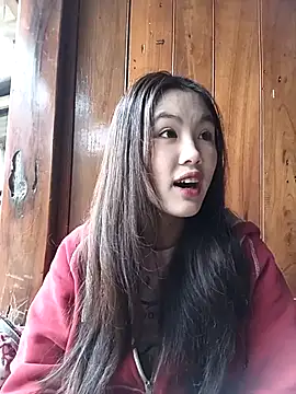 Snapshot of Mai_lovely chatting on December 17, 2025, 1:54 am Mai lovely online show from December 17, 2025, 1:54 am