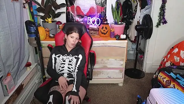 xofrankiefinexo online show from October 5, 2025, 4:47 am