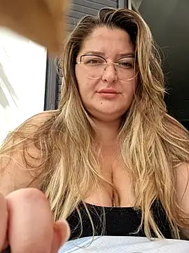 HornyBella88 online show from October 15, 2025, 9:39 am