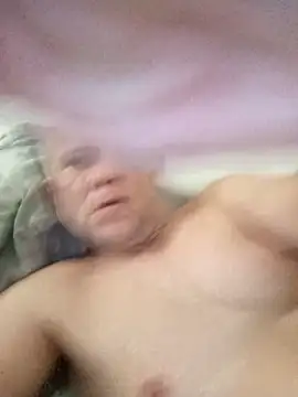 sunnyslutt34 online show from October 5, 2025, 9:44 am