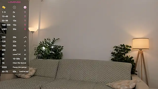 Snapshot of LoidaTatom chatting on October 24, 2025, 1:04 am LoidaTatom online show from October 24, 2025, 1:04 am