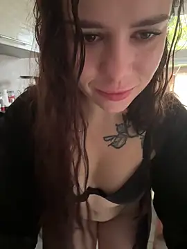 Snapshot of LindaLoverx chatting on October 3, 2025, 2:37 am LindaLoverx online show from October 3, 2025, 2:37 am