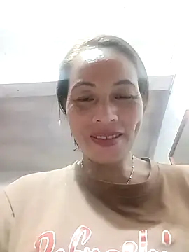 Snapshot of suka-bae chatting on September 28, 2025, 5:42 pm suka-bae online show from September 28, 2025, 5:42 pm