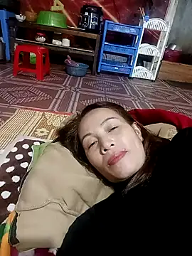 Snapshot of suka-bae chatting on October 27, 2025, 4:30 pm suka-bae online show from October 27, 2025, 4:30 pm