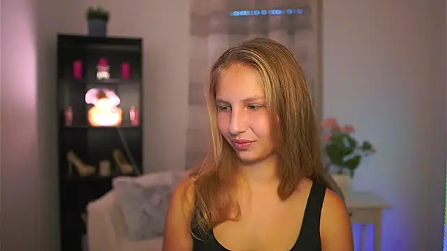 Snapshot of emmie_murray chatting on October 18, 2025, 2:08 pm emmie murray online show from October 18, 2025, 2:08 pm