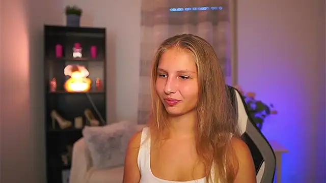 Snapshot of emmie_murray chatting on October 17, 2025, 1:02 pm emmie murray online show from October 17, 2025, 1:02 pm