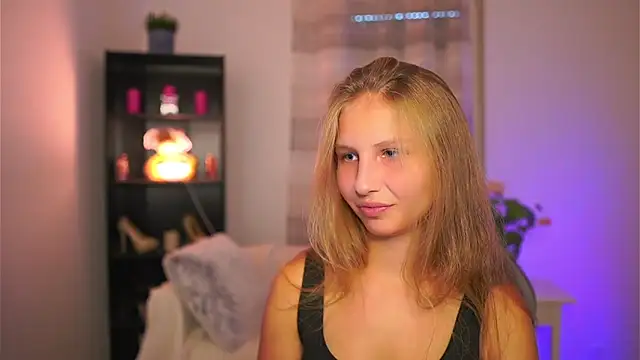 Snapshot of emmie_murray chatting on October 15, 2025, 1:08 pm emmie murray online show from October 15, 2025, 1:08 pm