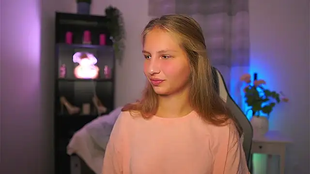 Snapshot of emmie_murray chatting on October 4, 2025, 5:58 pm emmie murray online show from October 4, 2025, 5:58 pm