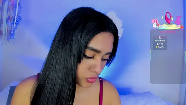 CharlottePetitte online show from October 4, 2025, 8:43 pm