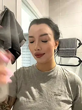 Snapshot of kiss_Lissa chatting on October 28, 2025, 9:52 am kiss Lissa online show from October 28, 2025, 9:52 am