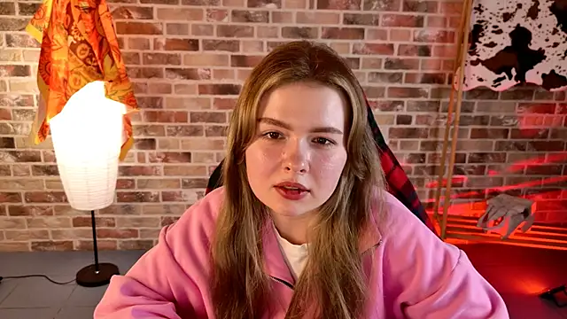 Snapshot of HaleySun chatting on October 13, 2025, 1:12 pm HaleySun online show from October 13, 2025, 1:12 pm