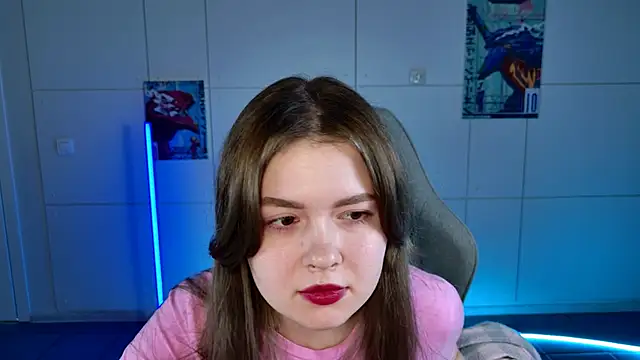 Snapshot of HaleySun chatting on October 31, 2025, 9:06 am HaleySun online show from October 31, 2025, 9:06 am