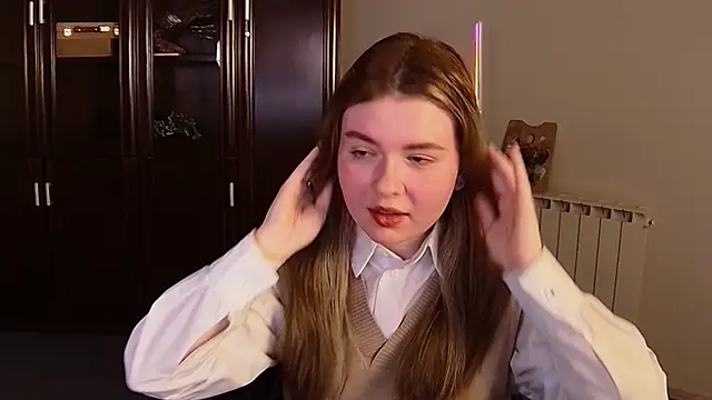 Snapshot of HaleySun chatting on October 24, 2025, 9:08 am HaleySun online show from October 24, 2025, 9:08 am