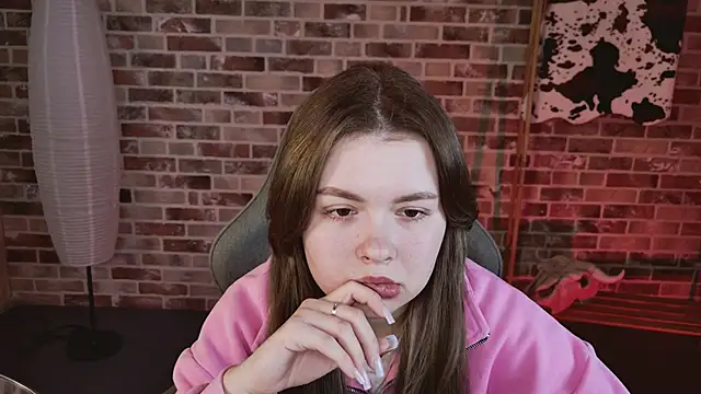 Snapshot of HaleySun chatting on November 5, 2025, 1:14 pm HaleySun online show from November 5, 2025, 1:14 pm