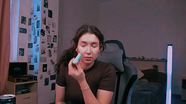 raviolly046 online show from October 27, 2025, 11:22 am