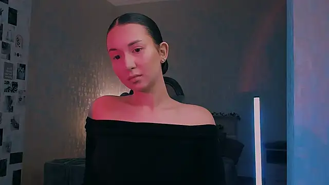 raviolly046 online show from November 5, 2025, 9:56 am