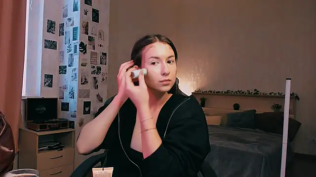 raviolly046 online show from November 2, 2025, 10:53 am