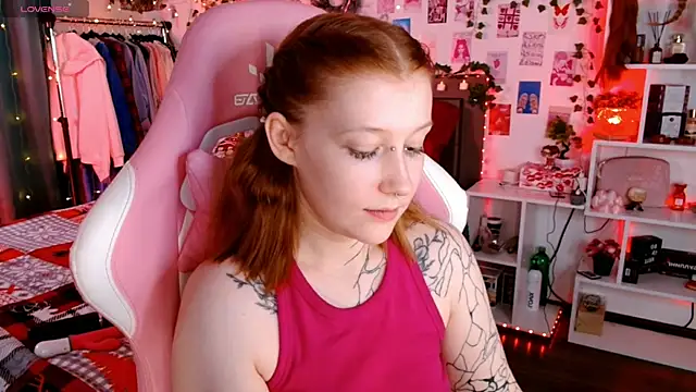 Ayla Hicks online show from November 26, 2025, 7:25 pm