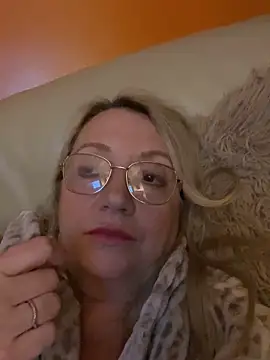 Snapshot of Littleangeleyes chatting on October 24, 2025, 11:37 pm Littleangeleyes online show from October 24, 2025, 11:37 pm