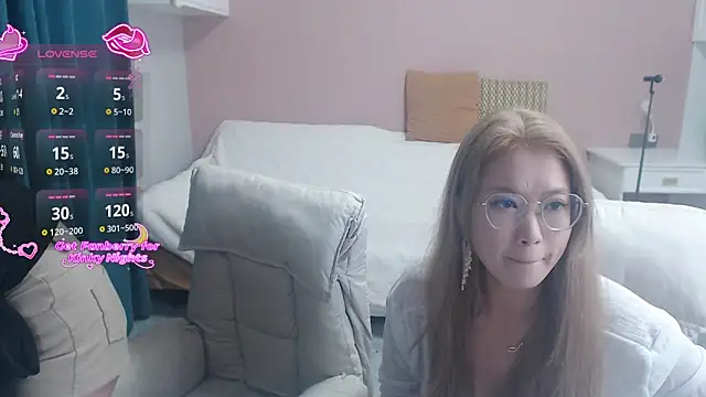 Snapshot of redrose520 chatting on March 1, 2026, 12:27 pm redrose520 online show from March 1, 2026, 12:27 pm