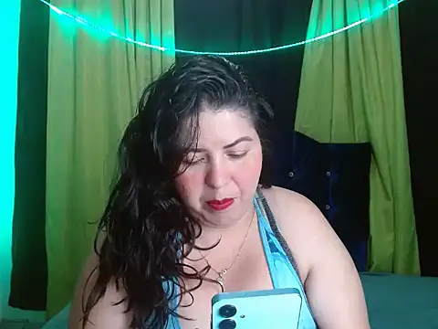 Snapshot of susi_boobs1 chatting on November 6, 2025, 3:10 am susi boobs1 online show from November 6, 2025, 3:10 am