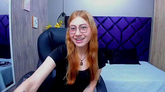 Snapshot of ChloeCampbell03 chatting on September 25, 2025, 1:06 pm ChloeCampbell03 online show from September 25, 2025, 1:06 pm
